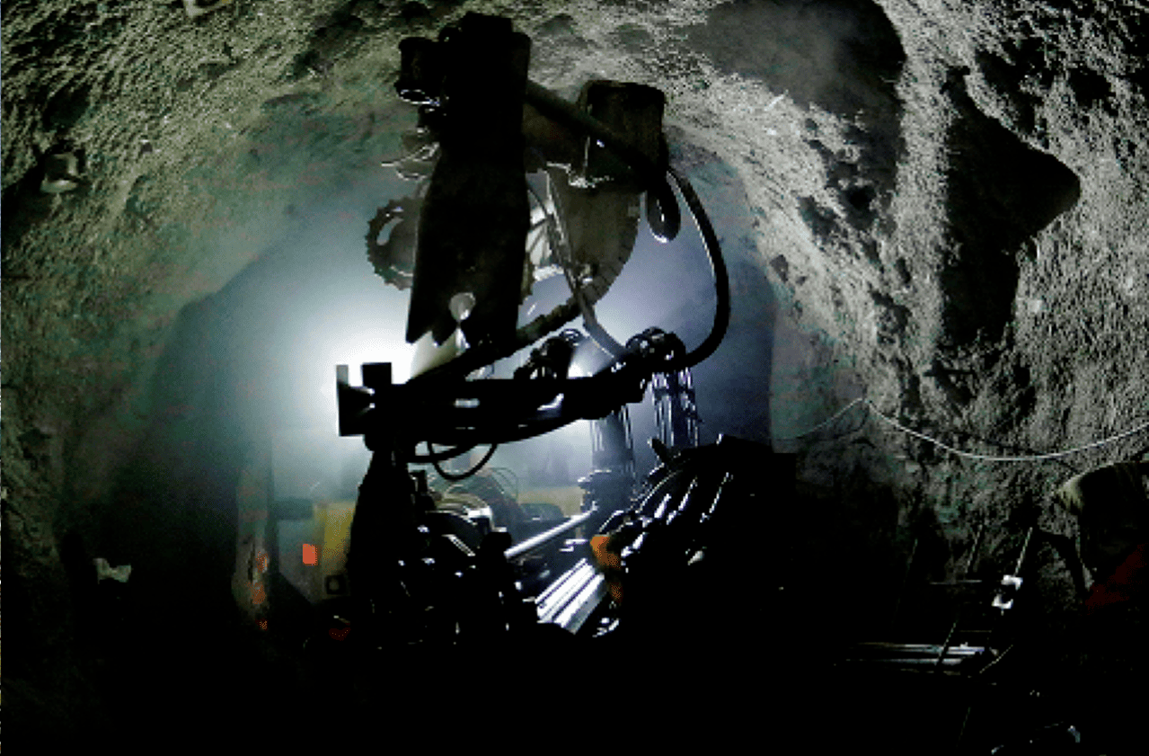Ingeniería de Detalles Blindaje de Silos y Piques de Sistema de Traspaso de Mineral (STM) Proyecto Mina Chuquicamata Subterránea (PMCHS) 
 